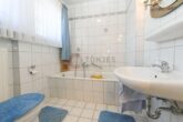 Einfamilienhaus mit Doppelgarage in ruhiger Lage von Uelzen (Erbbaurecht) - EG -Badezimmer