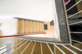 Renditeobjekt mit 6 Wohn- und 2 Gewerbeeinheiten in Lüneburg - Moorfeld - Haus.-Nr. 22 - Treppenhaus