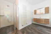 Einfamilienhaus mit zweiter Wohneinheit im Nebengebäude auf großem Grundstück - Haupthaus - EG - Badezimmer