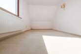 Einfamilienhaus mit Doppelgarage (Erbbaurecht) in der Goseburg - DG - Zimmer III
