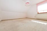 Einfamilienhaus mit Doppelgarage (Erbbaurecht) in der Goseburg - DG - Zimmer III